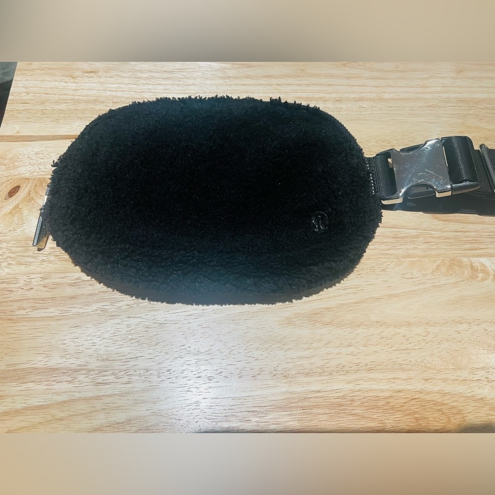Black fleece belt bag